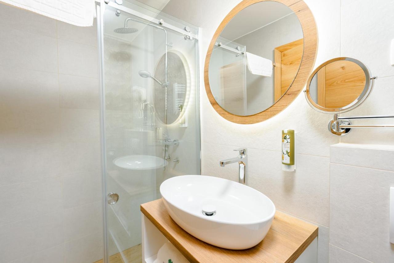 Resort Village Majer Gradac Екстериор снимка